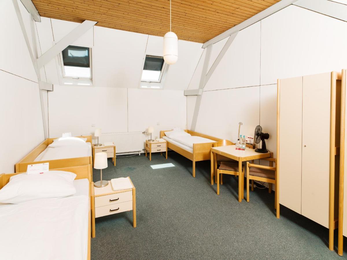 Bildungshaus St. Bernhard - Wohnen Und Tagen Hotell Rastatt Exteriör bild