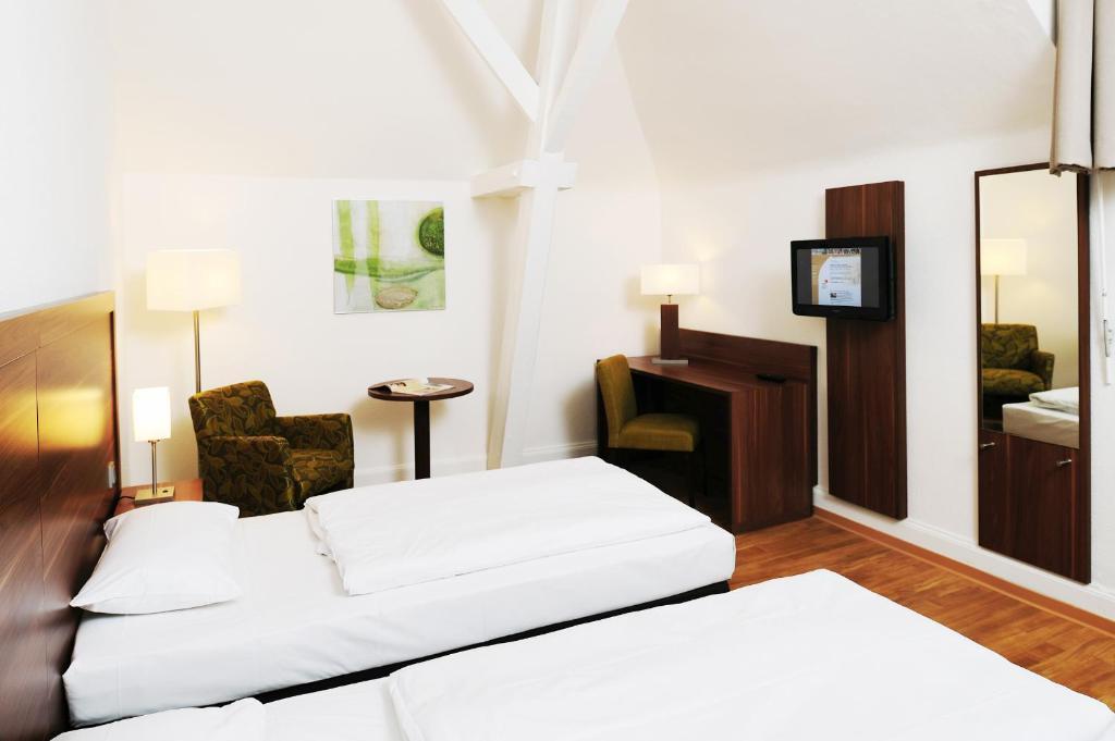 Bildungshaus St. Bernhard - Wohnen Und Tagen Hotell Rastatt Rum bild