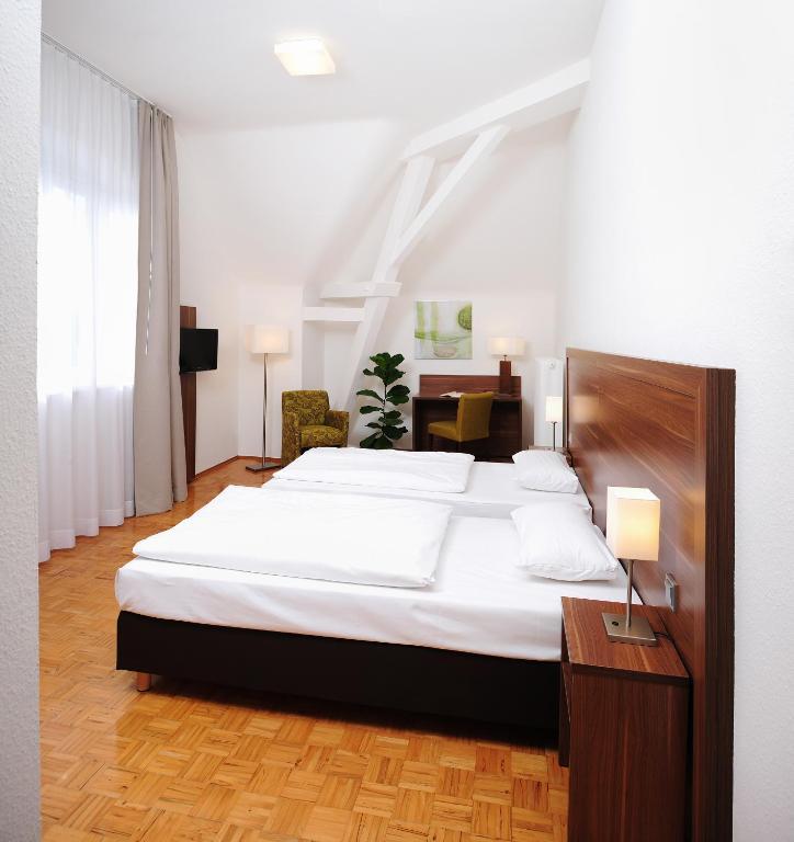 Bildungshaus St. Bernhard - Wohnen Und Tagen Hotell Rastatt Rum bild