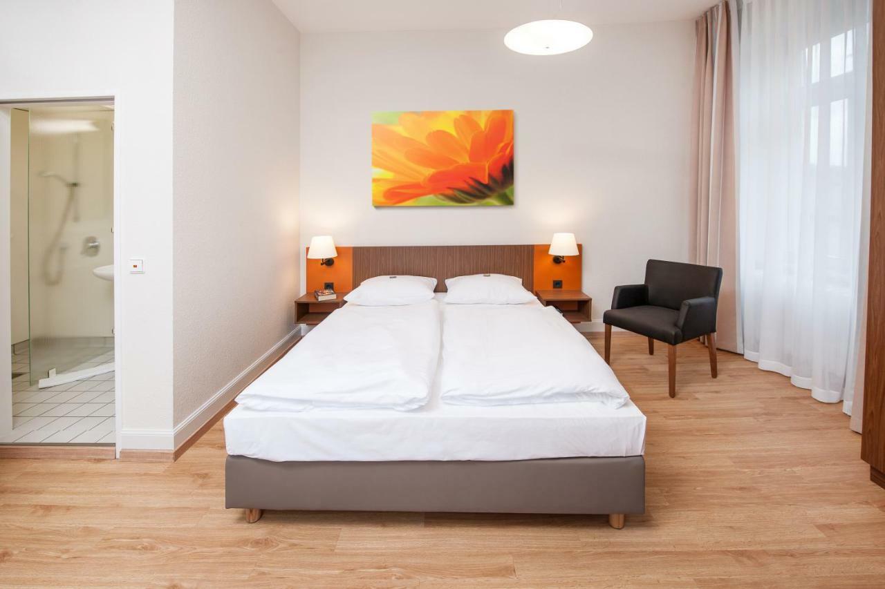 Bildungshaus St. Bernhard - Wohnen Und Tagen Hotell Rastatt Exteriör bild